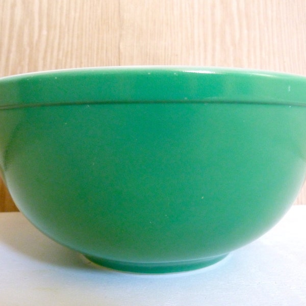 Vintage 1940's Green Primary Color Mixing Bowl Not Numbered