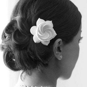Bridal Fascinator, Bridal Hair Fascinator, Gardenia Fascinator, Wedding Headpiece, Bridal Hair Accessory, Wedding Hair Fascinator, Gardenia image 1
