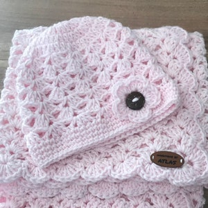 Handmade crochet baby blanket baby pink