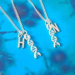 Collana per gemelle, regalo per gemelle, regalo per sorelle gemelle, gioielli per sorelle gemelle, collana per sorelle con gioielli DNA, collana BFF per 2, regalo genetico per la mamma