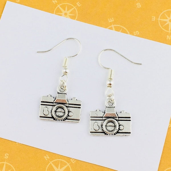 Camera Earrings, Photography jewelry actress gift model photographer gift,cute accessory movie lover travel jewelry, sister brother birthday