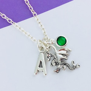Collar de dragón, regalo personalizado, amuleto inicial y cristal de piedra de nacimiento, regalo personalizado para ella, joyería de fantasía, regalo de chica gamer para hermana