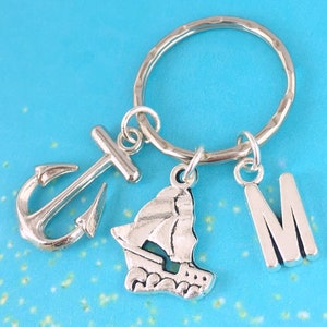 Sailing Keyring with Initial Charm, Personalised Gift for him, Ocean Keychain, sea anchor gift for her, housewarming gift, beach bag charm