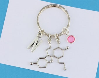 Serotonine- en dopaminesleutelhanger, gepersonaliseerde sleutelhanger met initiële bedel en geboortesteenkristal, wetenschappelijk cadeau voor hem, afstuderen psychologie