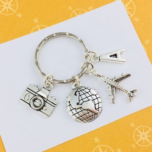 Personalisierter Wanderlust Schlüsselanhänger, personalisiertes Reise Geschenk, Reise Accessoire, Reise Taschen Anhänger, Wichtel Geschenk für Reisende, bff Geschenk