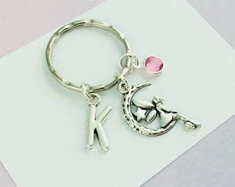 Gepersonaliseerde sleutelhanger maanfee met initiële charme en geboortesteenkristal, elfensleutelhanger, gepersonaliseerd cadeau, grillig cadeau, cadeau maanfee