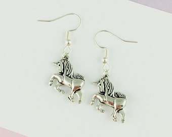 Eenhoorn oorbellen, eenhoorn sieraden, eenhoorn cadeau voor haar, fantasie oorbellen, kawaii oorbellen, eenhoorn sieraden, eerste oorbellen grillig cadeau