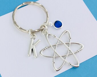 Porte-clés atome, cadeau personnalisé, breloque initiale et cristal de pierre de naissance, cadeau de physicien pour lui, cadeau de remise des diplômes en physique, cadeau de science