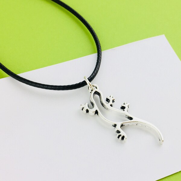 Lizard Choker Necklace, Gecko Jewelry, Salamander gift for him, Alternative Jewellery, Animal lover, gothic necklace, goth jewelry alt, cute