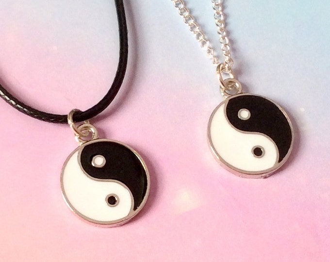 Yin Yang Anhänger Halskette an Edelstahl Kette, Yoga spirituelle Charme ...