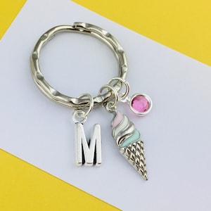 Eistüte Schlüsselanhänger, personalisierte Geschenke, Initial Charm, Geburtsstein Kristall, Lebensmittel Schlüsselbund, Feinschmeckergeschenk, Naschkatze, Vorschullehrerin