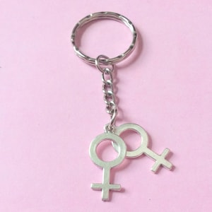 レズビアンキーチェーンキーリング、レズビアンギフト、レズビアンウェディングギフト、新築祝いパーティー、LGBTプライド、LGBTQギフト、ゲイジュエリー、レズビアンプライドギフト