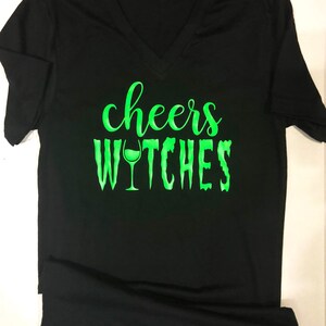Womens Prost Hexen V-Ausschnitt schwarzes Shirt mit neongrüner Schrift Halloween Halloween-Shirt Trick-or-Treat-Hexen