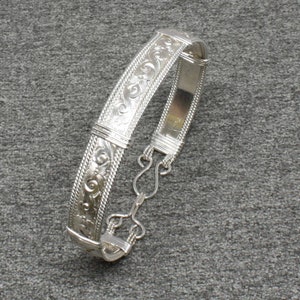 Sterling Silver Bangle Bracelet: Handmade Wire Wrap Floral Pattern