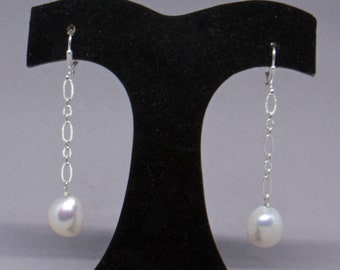 Freshwater Pearl Earrings on Silver Chain, Baroque Pearl Earrings, Handmade Earrings, Lightweight Dangle Earrings Woman, Real Pearl Jewelry