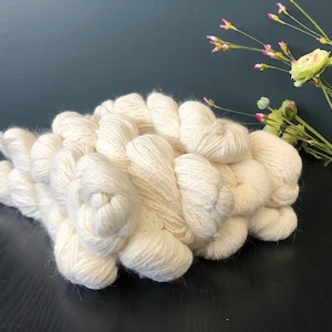 White 100% English Angora yarn - 200 yds