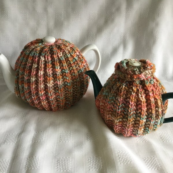 Traditional style tea cosy knitting pattern. 2 sizes. ORIGINAL