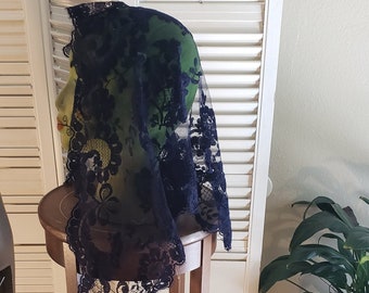 Vintage 60s/70s Dark Navy Lace Mantilla / Chapel Veil