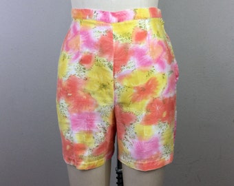 Vintage 1950s Floral Cotton Shorts Novelty Watercolor Honey Togs S