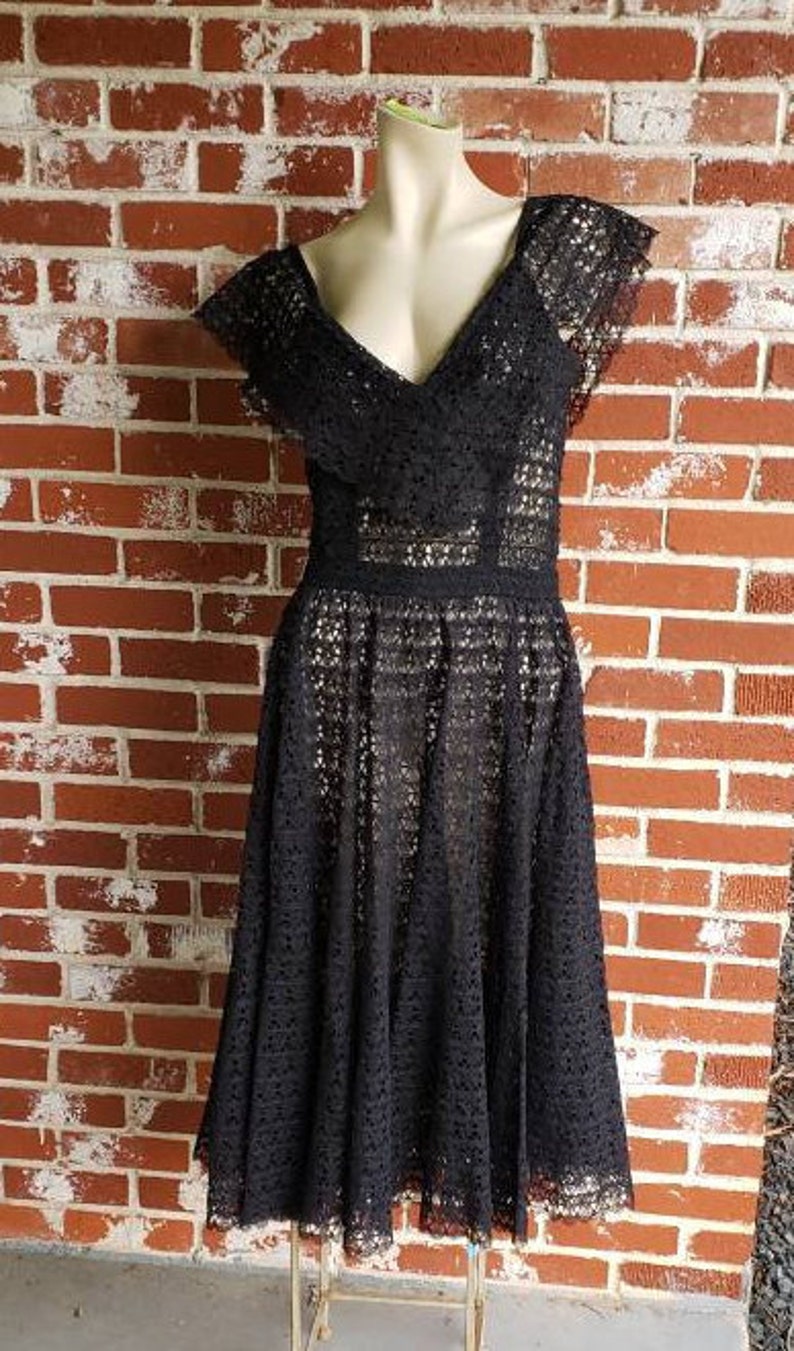 Vintage 40s STUNNING Black LACE Dress Plunging Front and Back M/L image 2