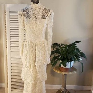 Vintage 80s Handmade All Lace Romantic Scalloped Ivory Tiered Wedding Dress 28 waist image 1