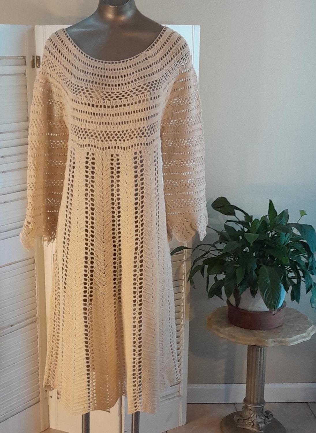 Vintage 60s/70s Cotton Crochet /Lace Cream Color Lined Midi Dress