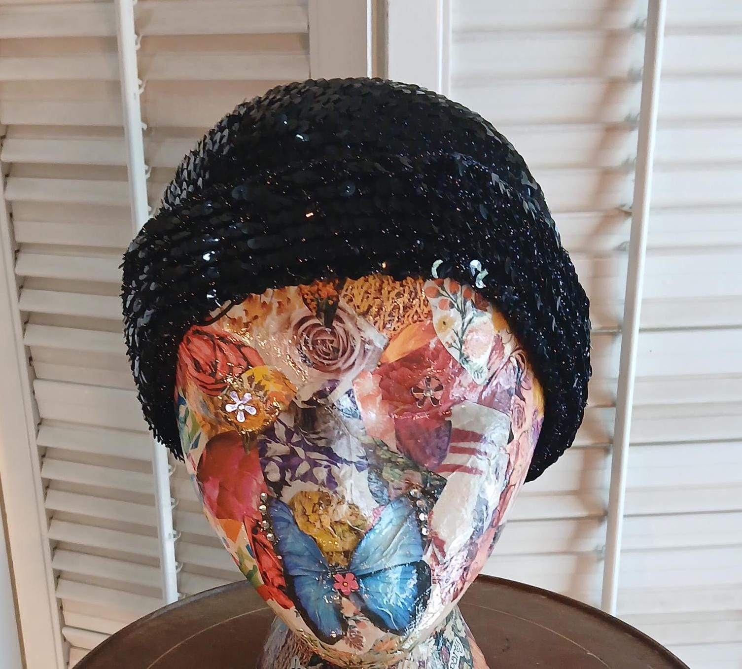 Rare 1970s HALSTON Glossy Black Sequin Skull Cap Cloche / S 