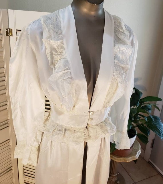 Vintage 30s/40s White Dressing Gown/ Dress Satin n