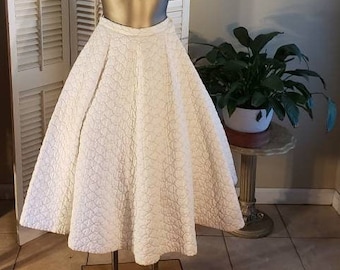 1960s White/Gold Cotton Quilted Circle Skirt wPocket   25"Waist