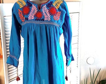 Vintage Blue Cotton Oaxacan Summer Blouse / Emroidery / M/L