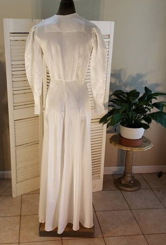 Vintage 30s/40s White Dressing Gown/ Dress Satin … - image 3
