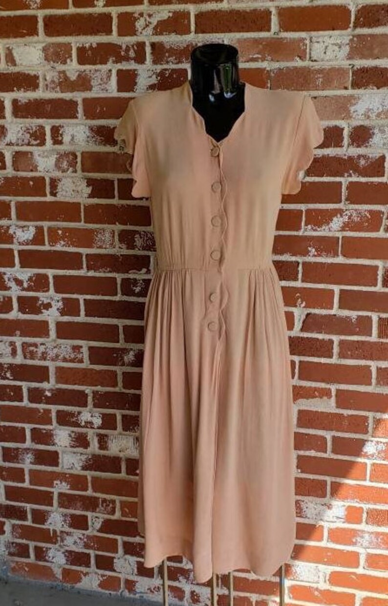 Vintage 40s Blush Pink Scallop Trim Crepe Dress RARE S/M image 2