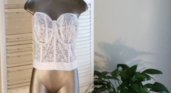 Vintage Goddess Bustier Corset White Lace 40DD or 42DD 
