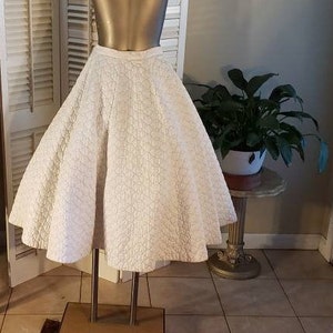 1960s White/Gold Cotton Quilted Circle Skirt wPocket 25Waist image 3