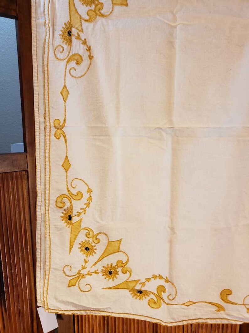 Vintage 40s Yellow Gold Cotton Tablecloth Hand Embroidered image 2