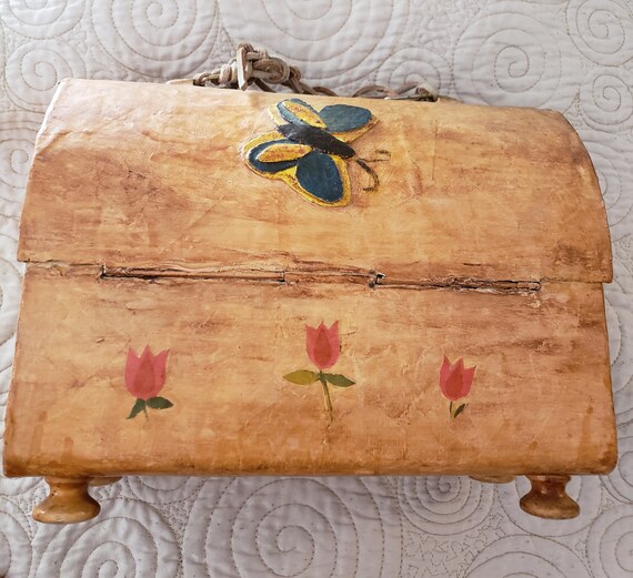 Vintage 60s/ 70s Decoupaged Art Domed  Lunch Box … - image 3