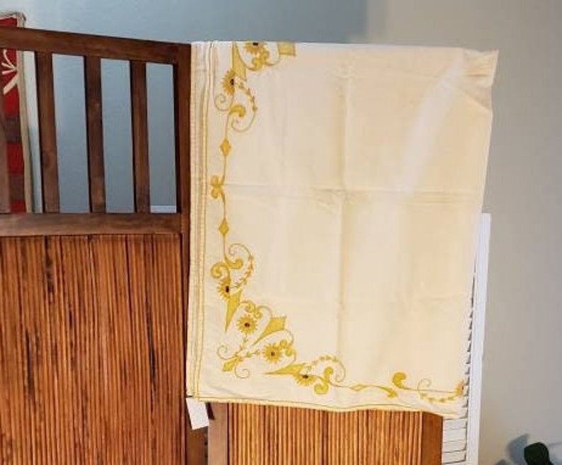 Vintage 40s Yellow Gold Cotton Tablecloth Hand Embroidered image 3