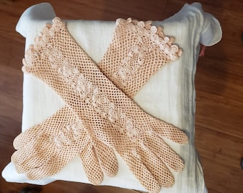 Vintage 1930s Crochet Gloves / Palest Pink / Pristine / Mid Length
