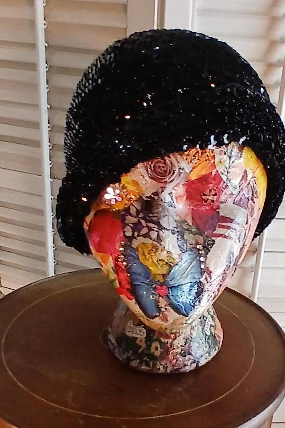 Rare 1970s HALSTON Glossy Black Sequin Skull Cap Cloche / S  display picture 1