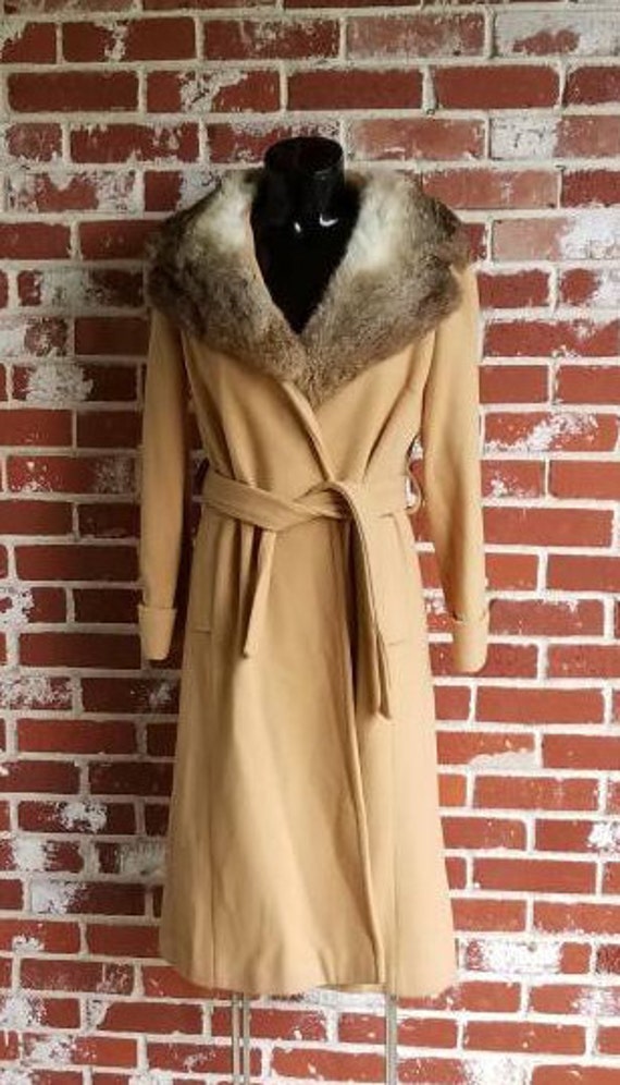 Fab Vintage 60s/ 70s Trench coat w/Rabbit Collar C