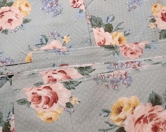 80s Vintage Cabbage Rose Upholstery Fabric /  98" x 144"