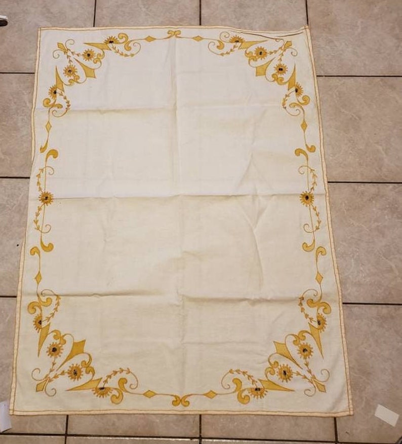 Vintage 40s Yellow Gold Cotton Tablecloth Hand Embroidered image 4