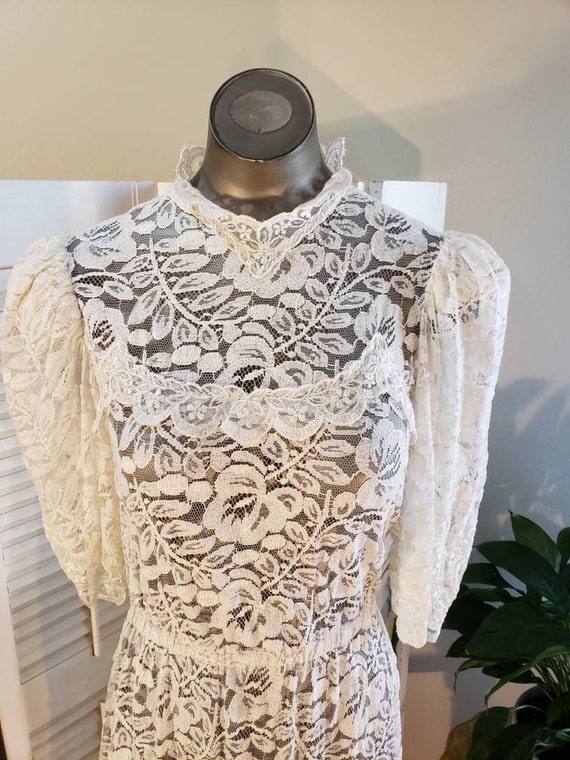 80s Victorian Ivory lace Tea Length Scallop Dress 