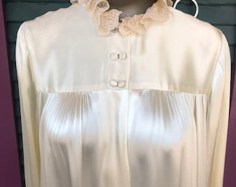 Vintage 1930s/40s Old Hollywood Glam Satin Ivory Dressing Gown/duster w/Lace Trim RARE