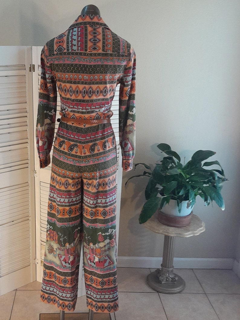 Vintage 70s Novelty Print Jumpsuit / Pointed Collar /Jersey Fabric / sz S image 3