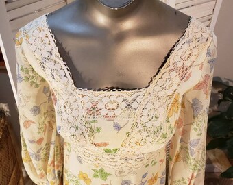 Vintage 70s Floral Print Gunne Sax Style Prairie Dress / Maxi / Lace Trim