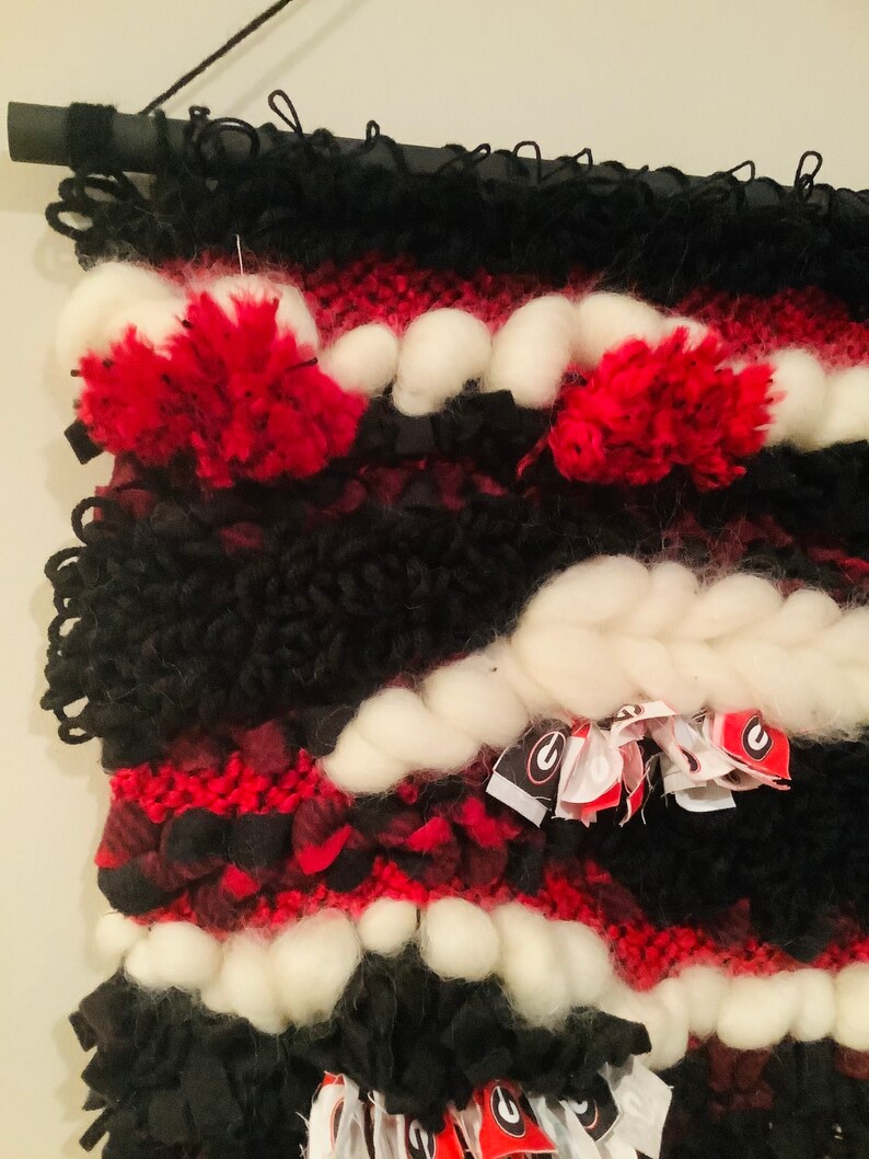 Wall decor GEORGIA FOOTBALL TEAM woven wall hanging Hand weaving.