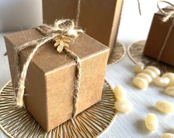 Small wedding favor boxes with gold accents, 100% recyclable box, eco-friendly and sustainable twine