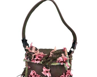 Bolso personalizado con estampado de flores de cerezo y flecos laterales para Alaska.