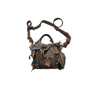 Bolso de piel hecho a mano: Bolso estilo bohemio con piedra de labradorita y parche de polilla.